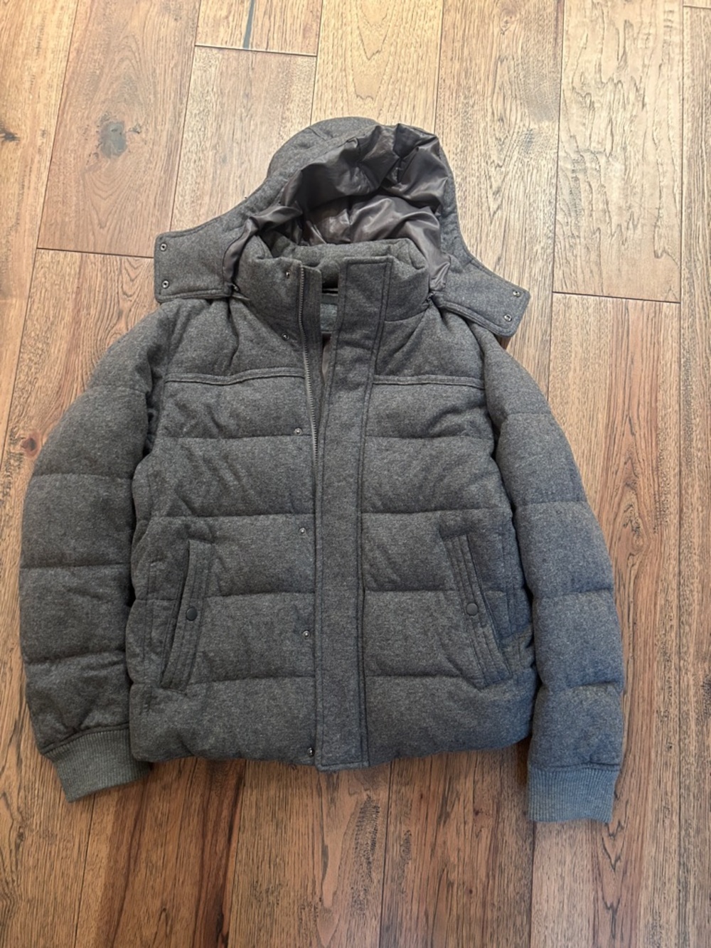 Uniqlo Men's Heather Gray Quilted Puffer Jacket with Hood